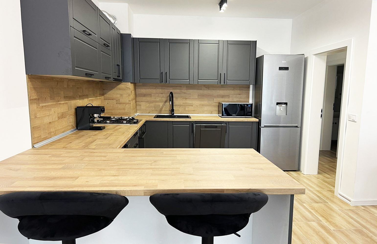4-СТАЕН АПАРТАМЕНТ 140 М² ДО МЕТРОСТАНЦИЯ ВИТОША - 0