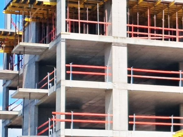 3-СТАЕН АПАРТАМЕНТ 148 М² В ПОЛИГОНА - 0