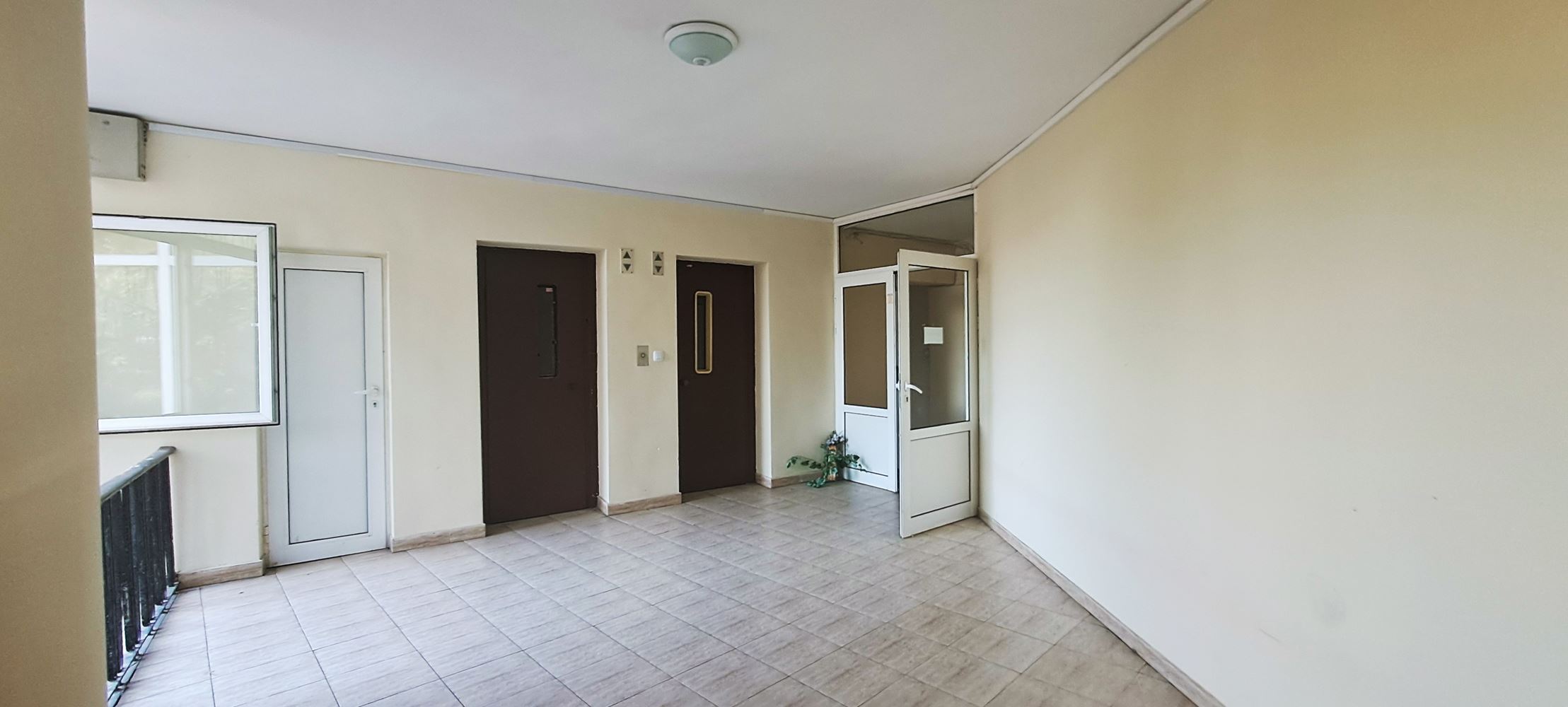 2-СТАЕН АПАРТАМЕНТ СЪС ЧЖП 60 М² - 0