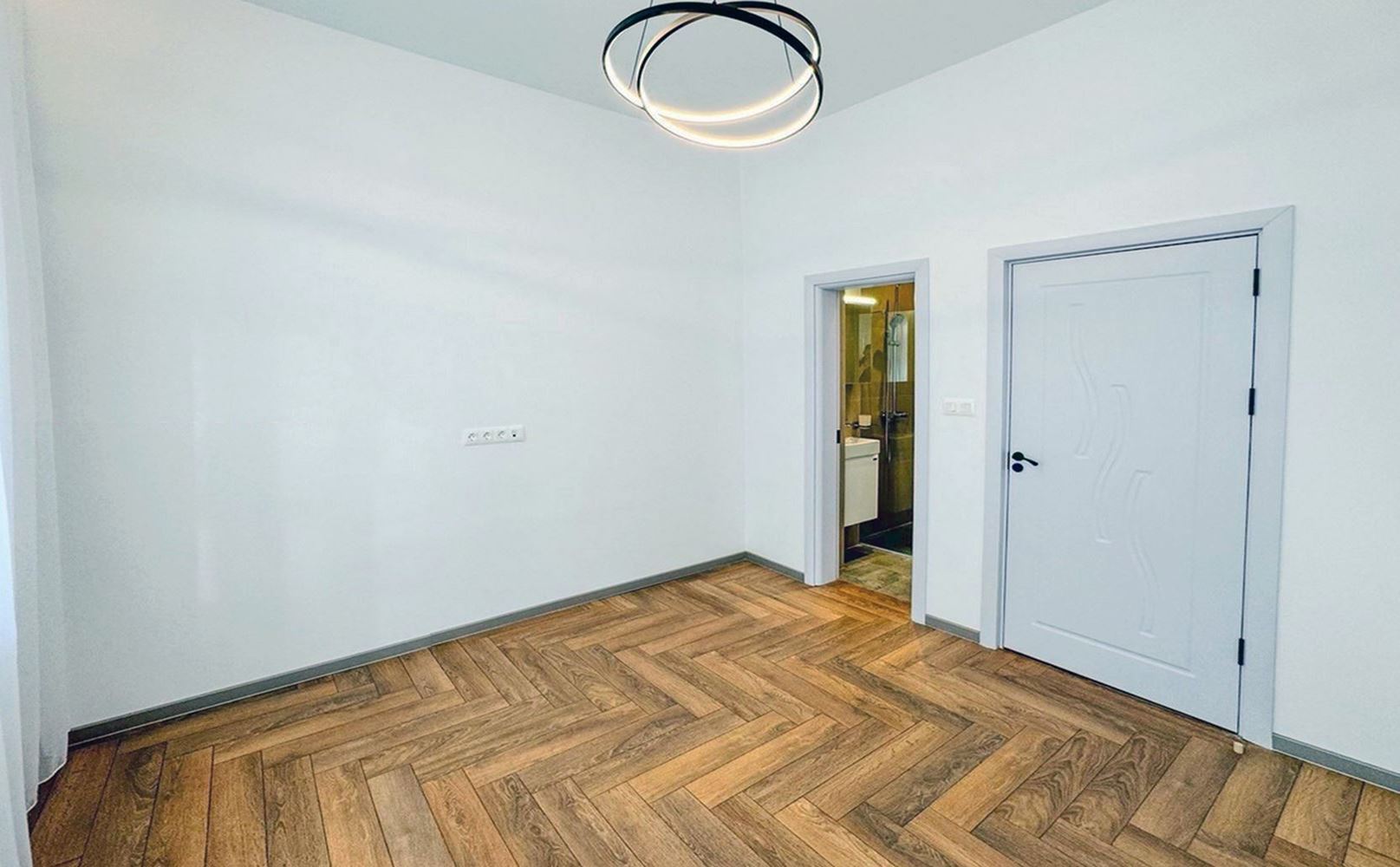 3-СТАЕН АПАРТАМЕНТ 89 М² ДО МЕТРОСТАНЦИЯ НДК - 0