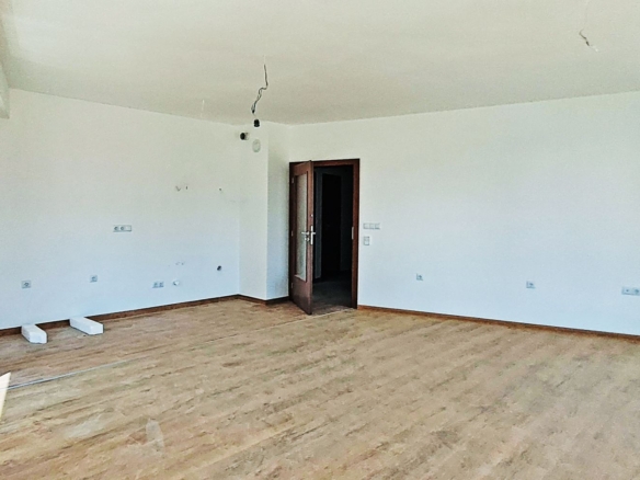 3-СТАЕН АПАРТАМЕНТ със ЗП 120 м² до метростанция Мизия - 0