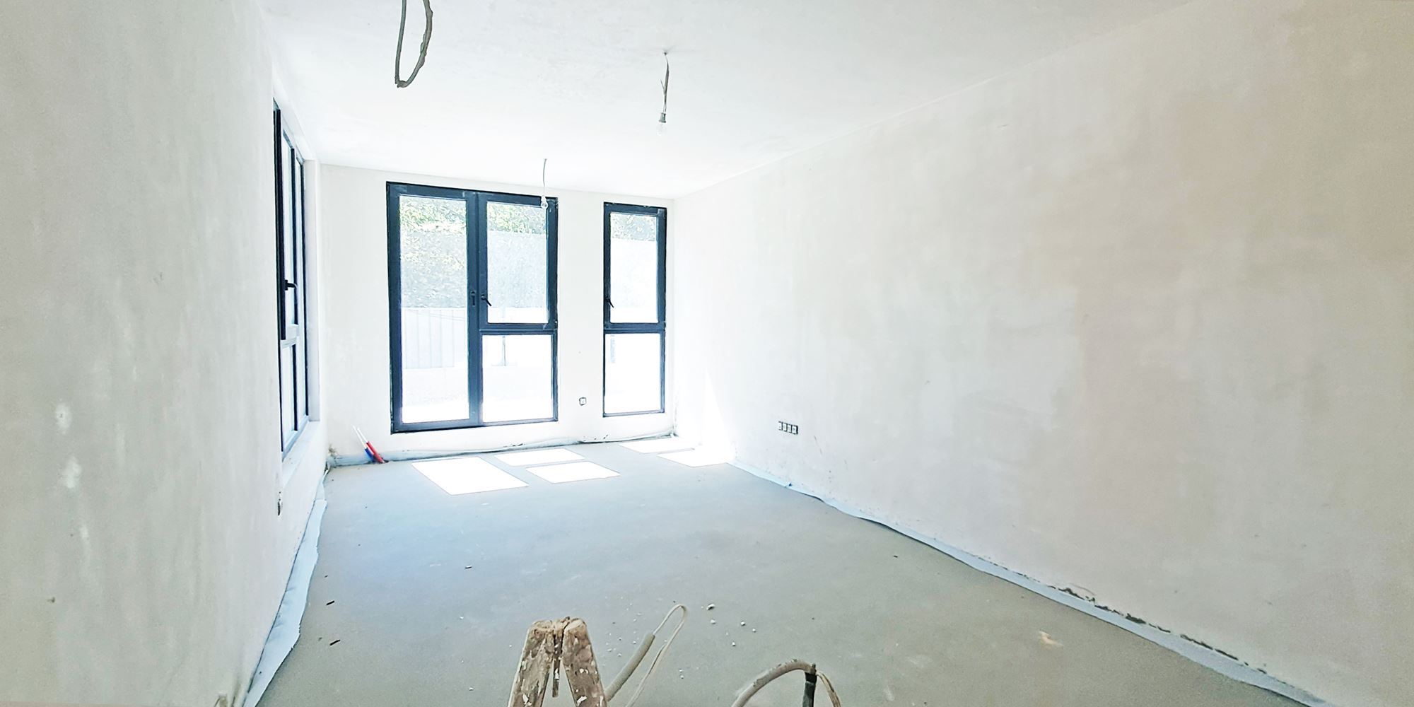 3-СТАЕН АПАРТАМЕНТ СЪС 92 М² СЪС СОБСТВЕН ДВОР В КВ. 76 М², ОВЧА КУПЕЛ - 0