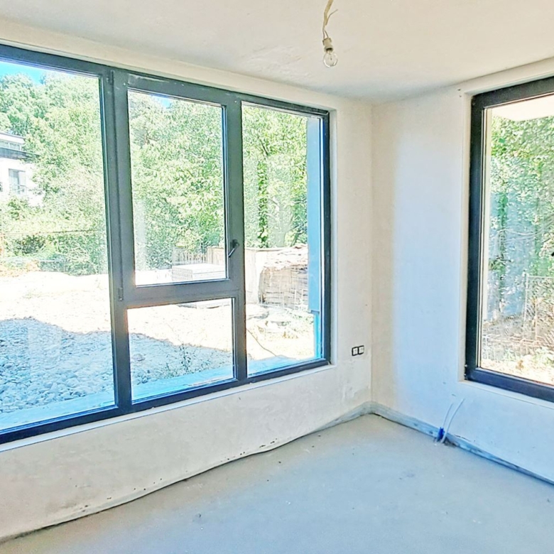 3-СТАЕН АПАРТАМЕНТ СЪС 92 М² СЪС СОБСТВЕН ДВОР В КВ. 76 М², ОВЧА КУПЕЛ - 0