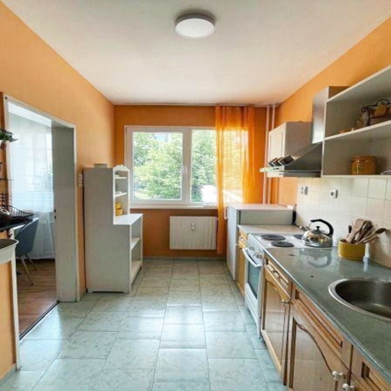 3-СТАЕН АПАРТАМЕНТ 100 М² ДО МЕТРОСТАНЦИЯ КРАСНО СЕЛО - 0
