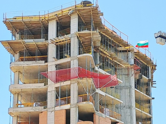 3-СТАЕН АПАРТАМЕНТ 118 М² ДО ЗООПАРКА - 0