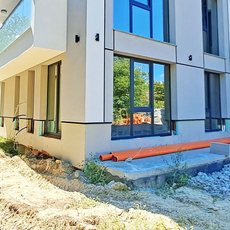 3-СТАЕН АПАРТАМЕНТ СЪС 92 М² СЪС СОБСТВЕН ДВОР В КВ. 76 М², ОВЧА КУПЕЛ