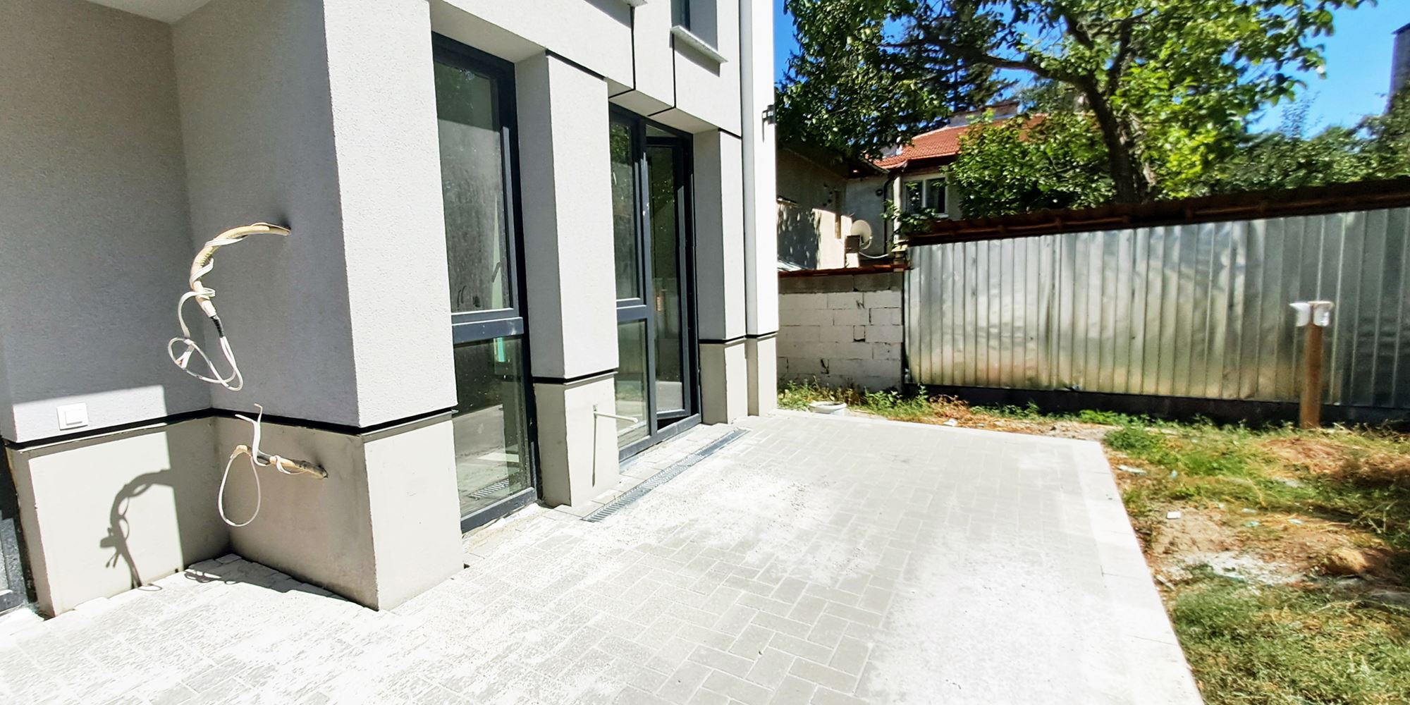 3-СТАЕН АПАРТАМЕНТ СЪС 92 М² СЪС СОБСТВЕН ДВОР В КВ. 76 М², ОВЧА КУПЕЛ - 0