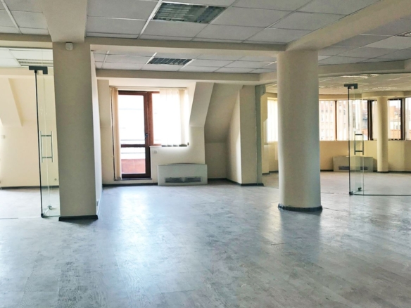 ОФИС 200 М² ДО БУЛ. ВИТОША - 0