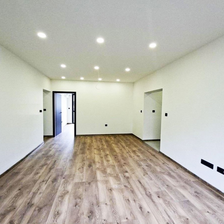 4-СТАЕН АПАРТАМЕНТ 95 М² ДО НПМГ