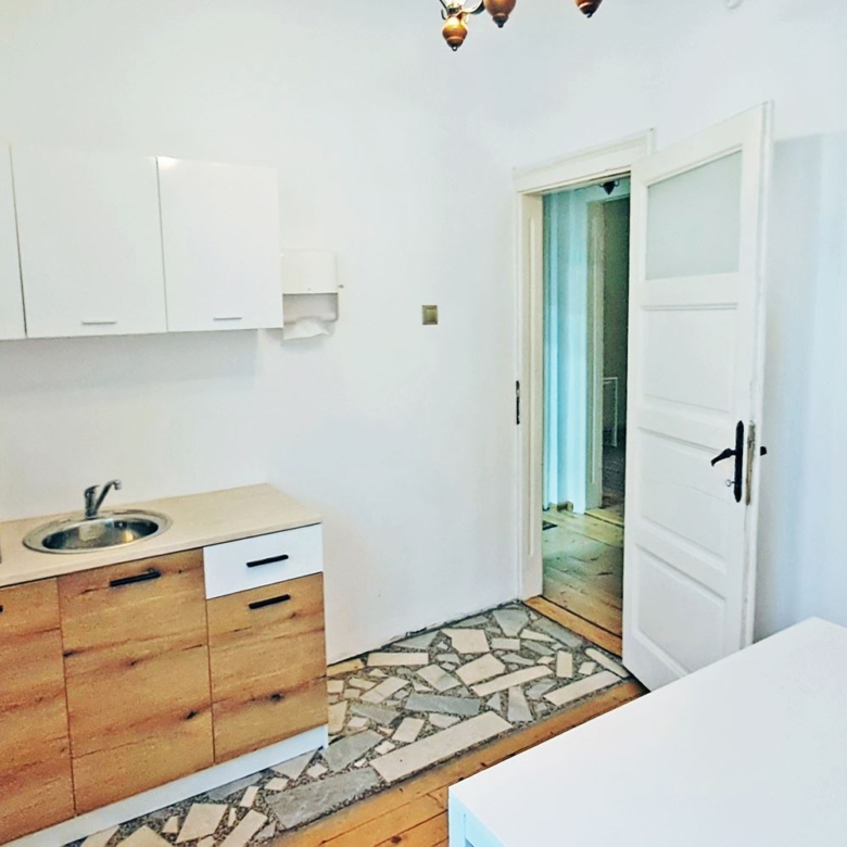 3-СТАЕН АПАРТАМЕНТ 85 М² ДО НДК - 0