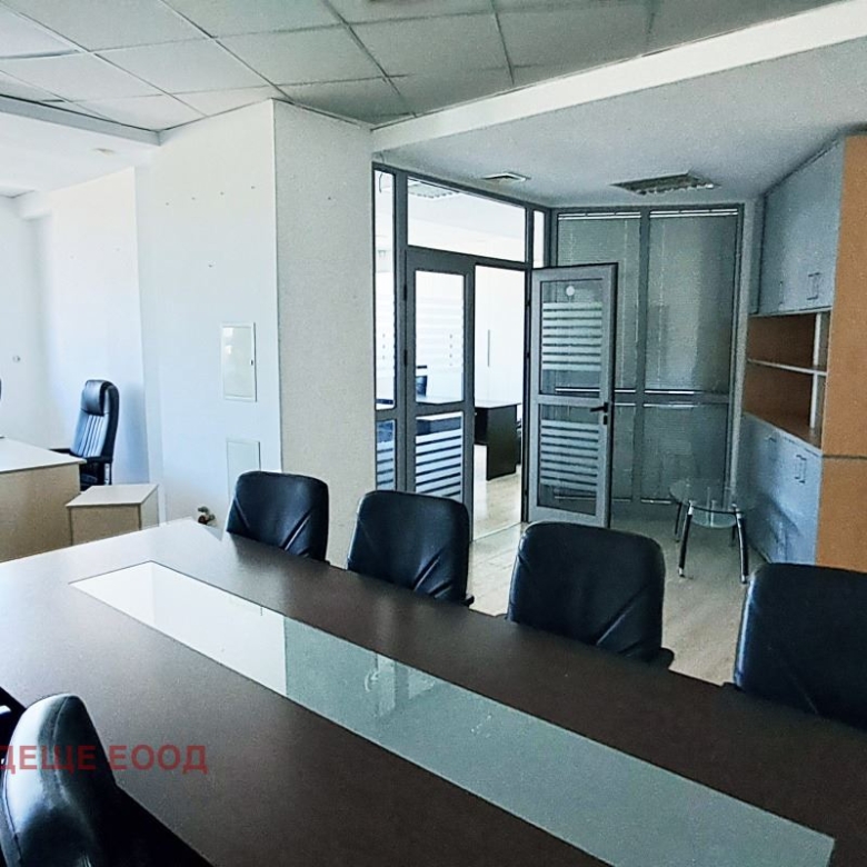 ОФИС 230 М² В ОФИС СГРАДА ДО МЕТРОСТАНЦИЯ ЛЪВОВ МОСТ - 0