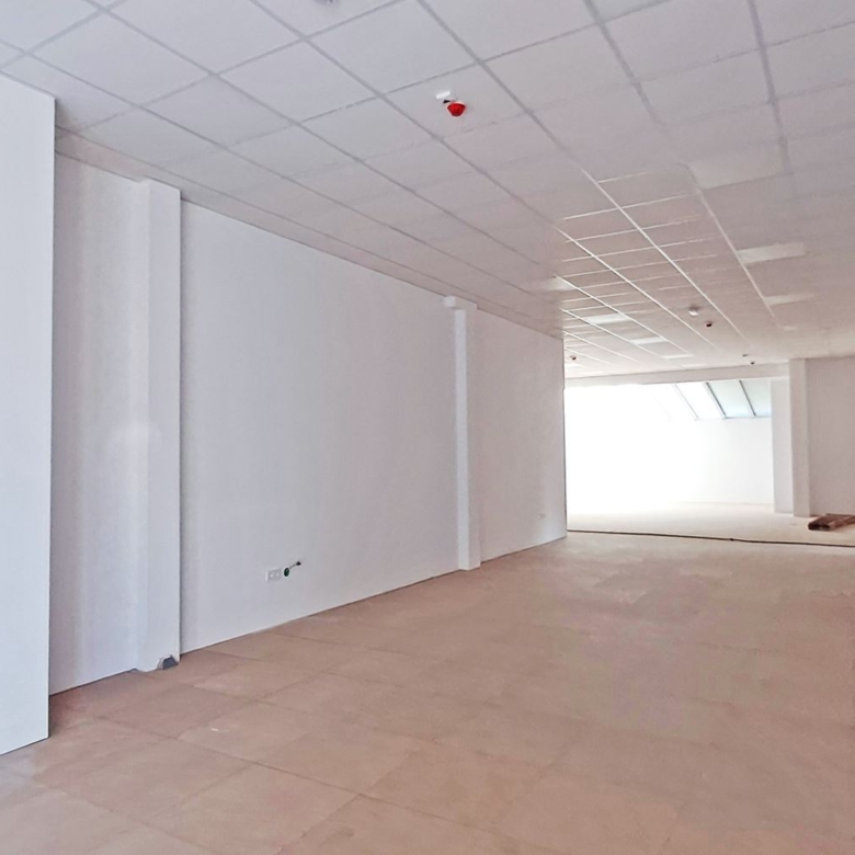 ПОМЕЩЕНИЕ 307 М² НА ЦЕНТРАЛЕН БУЛЕВАРД - 0